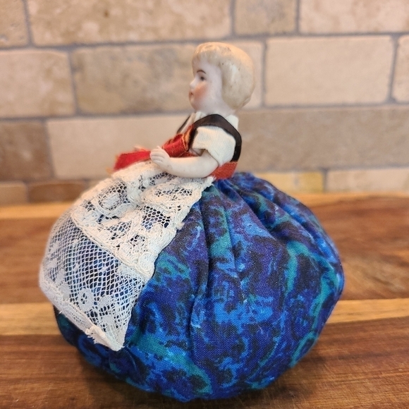 Antique German Porcelain Half Doll/ pin cushion doll with moving arms blue eyes - Picture 4 of 12